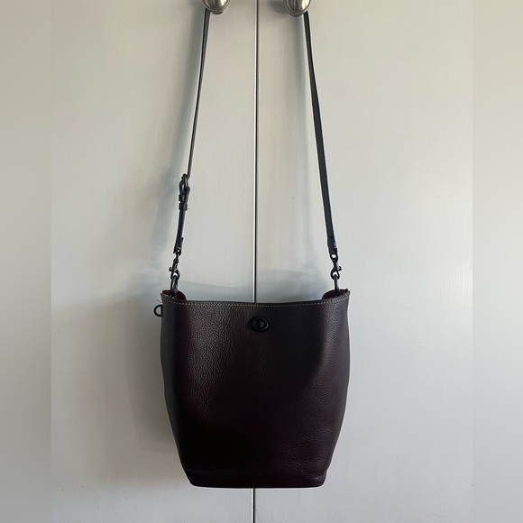 1941 Pebbled Leather Duffle
Shoulder Bag No DF 50115 in Oxblood - Picture 5 of 8